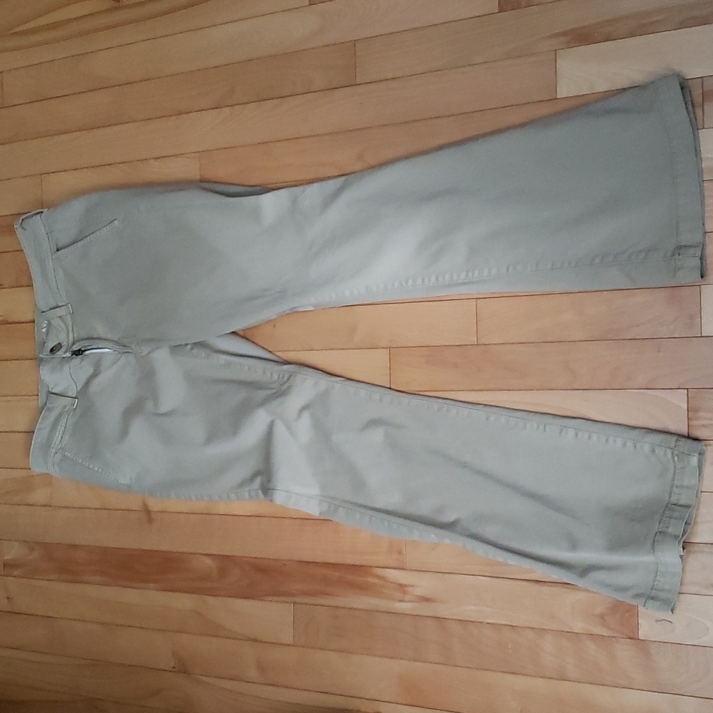 Kakhi pants super stretch American Eagle-only available online